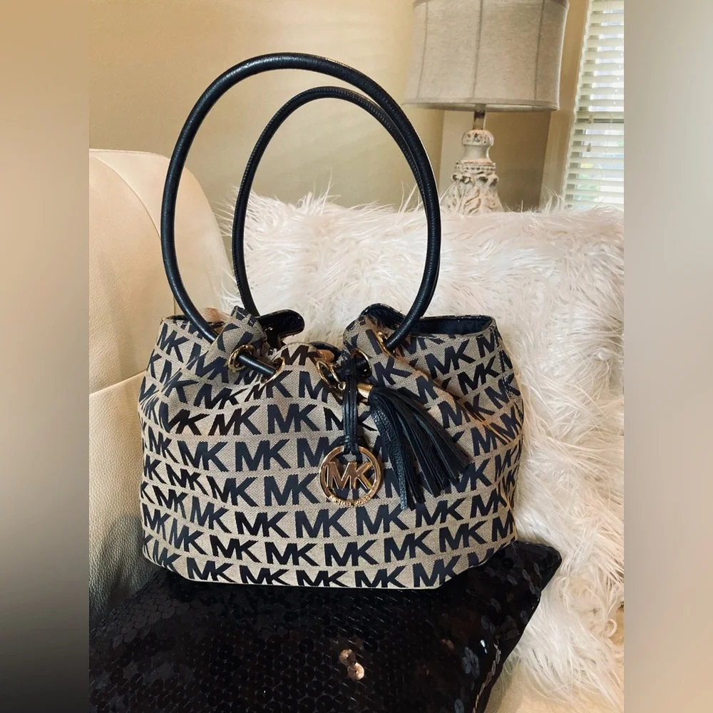 Michael Kors Coated Canvas Bucket Drawstring Bag. - Picture 2 of 9